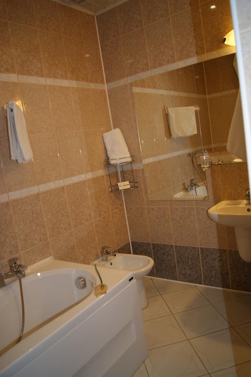 Hotel Restauracja Tawerna กลีวิตเซ ห้อง รูปภาพ