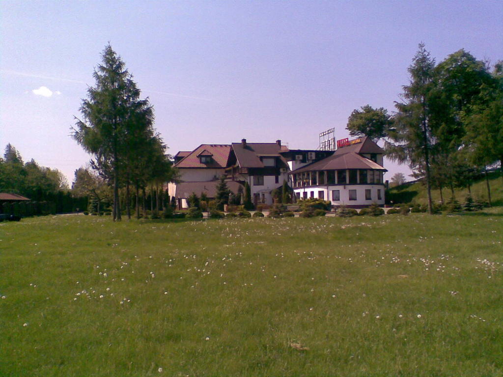 Hotel Restauracja Tawerna กลีวิตเซ ภายนอก รูปภาพ