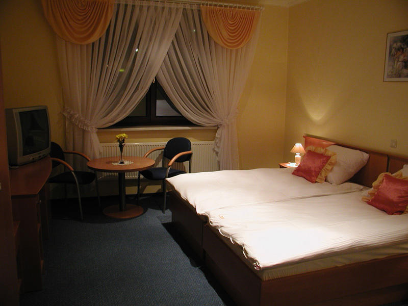 Hotel Restauracja Tawerna กลีวิตเซ ห้อง รูปภาพ