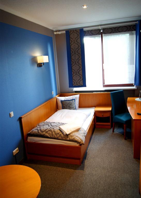Hotel Restauracja Tawerna กลีวิตเซ ภายนอก รูปภาพ