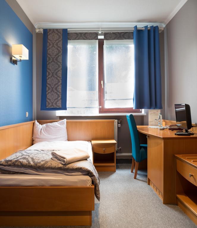 Hotel Restauracja Tawerna กลีวิตเซ ภายนอก รูปภาพ